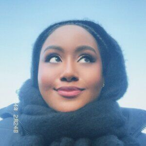 Meet your Posher, Ivey Chanel 🍸